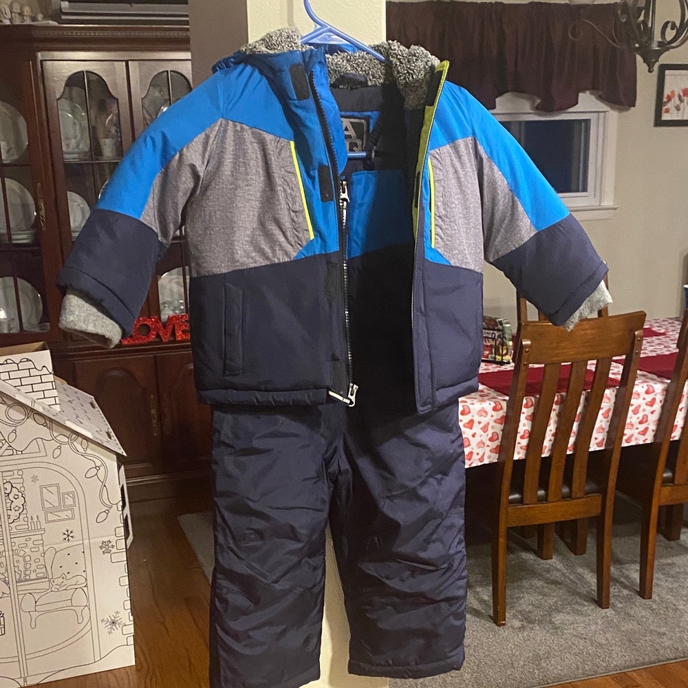 Amazon Essentials Kids Blue and Gray Winter coat and Snowpants